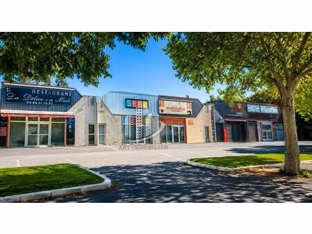 location commerce la garde 83130 136m²