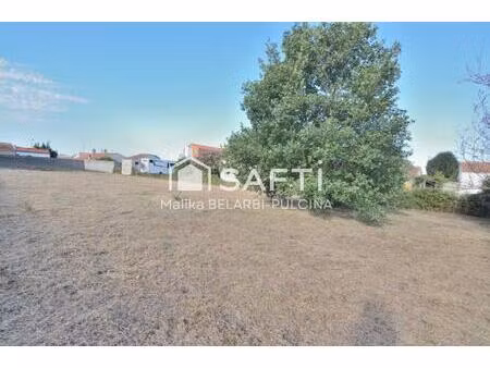 terrain à bâtir 1336 m² - idéalement placé.