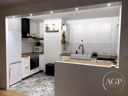 orléans - appartement 3 pièces meublé - refait à neuf