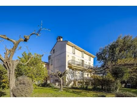 exclusivité - cannes la bocca - appartement/villa dans un quartier résidentiel calme et...