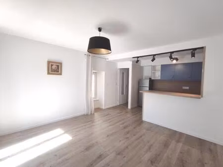 location appartement 3 pièces 58m² millau 12100