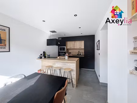 a vendre - coutouvre - ideal investisseur ou premier achat maison de ville renovee
