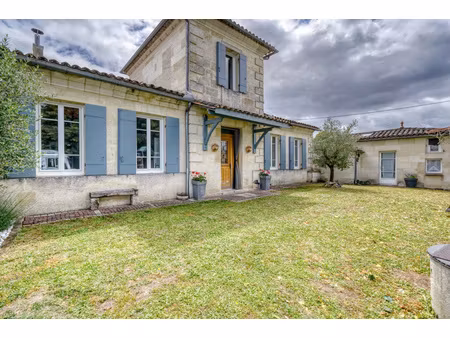 maison 7 pièces en r+1 de 166m2 habitables sur parcelle de 740m2