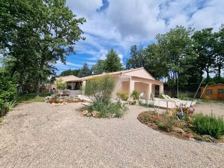a régusse  villa de plain pied de 105m2 sur 1680m2 de terrain