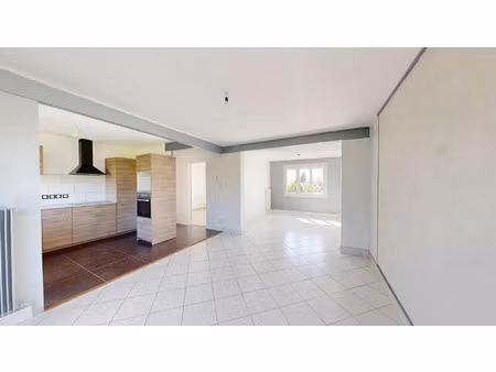 location appartement 3 pièces 70 m2 à lucé