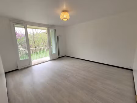location appartement 4 pièces 67 m² à aix-en-provence (13100)