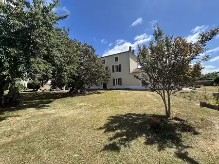 vente maison 6 pièces 159 m² à chasseneuil-sur-bonnieure (16260)  194 250 €