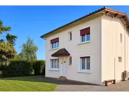 vente maison 6 pièces 102 m² à biron (64300)  175 000 €