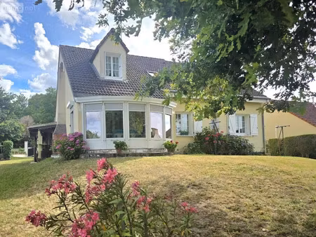 vente maison 6 pièces 165.56 m² à vierzon (18100)  192 960 €