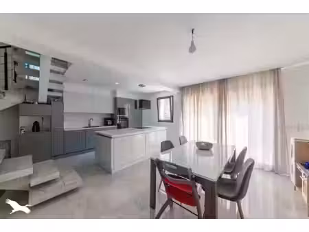 vente maison 4 pièces 118 m² à goudourville (82400)  180 000 €