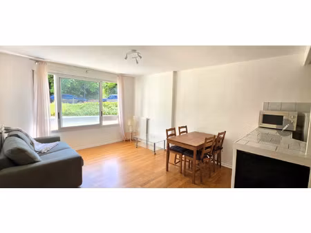 location appartement 2 pièces 41 m² à charbonnières-les-bains (69260)