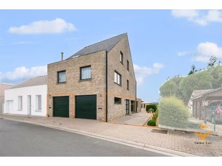 instapklaar gelijkvloers appartement met tuin en garage
