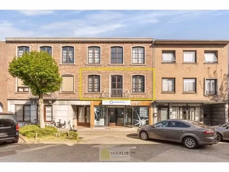 idealis vastgoed – ruim appartement met terras van ca.35m² en privatieve garage in hartje 