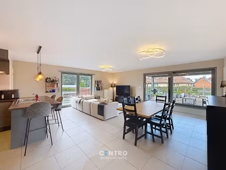 ruim appartement met ruim zonnterras  2 slpks én parkeerplaats!