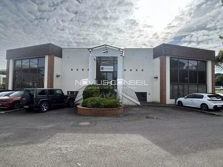 vente bureaux 688 m²