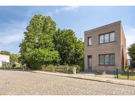 unieke te renoveren vrijstaande woning met 2 tot 3 slks en kleine tuin!