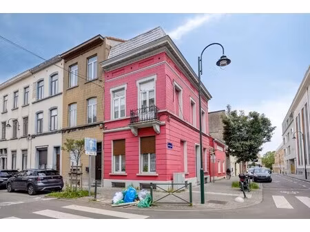 goed gelegen en goed onderhouden woning met 4 slaapkamers