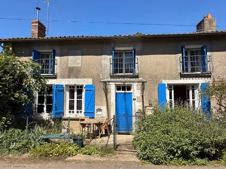 maison de campagne située au calme. 3 chambres et sur 1701m²