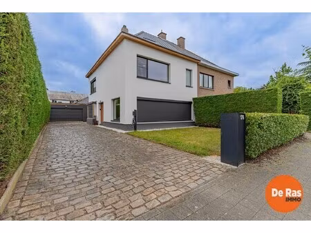 unieke  instapklare woning met garage nabij natuurgebied