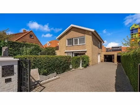 alleenstaand huis met zonnige tuin te knokke-heist