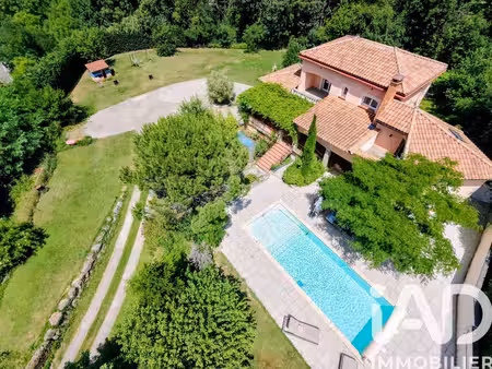 maison traditionnelle à la tour-en-jarez (42580)