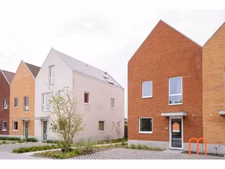 nieuwbouwwoning te koop in oostende – instapklare halfopen bebouwing met 3 slaapkamers en 