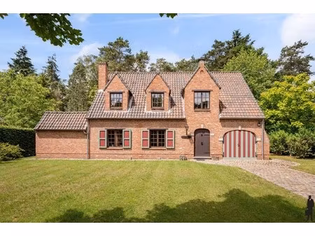 zeer rustig gelegen villa op prachtig perceel van ca. 1594m²