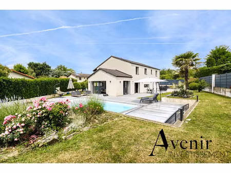 maison 195 m2 - 4 chambres - climatisée - piscine - garage double à mionnay