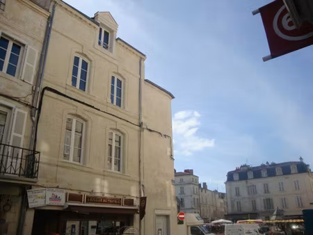 à vendre – grand t2– la rochelle quartier marché
