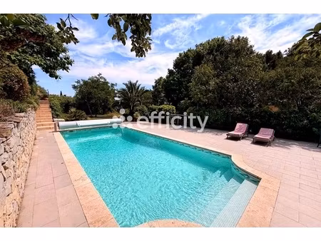 maison 6 pièces - 207 m²