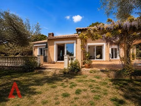 villa rénovée avec piscine et hangar de 160 m² à vendre à laurens 1 870 m² de terrain...