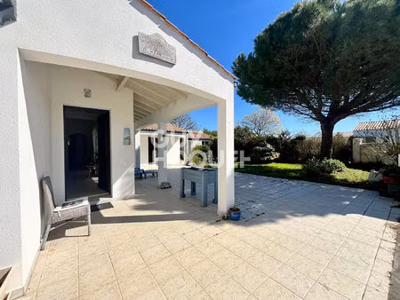 maison à vendre à charron - référence 8168