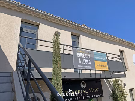 location local professionnel 65m² chateaurenard 13160