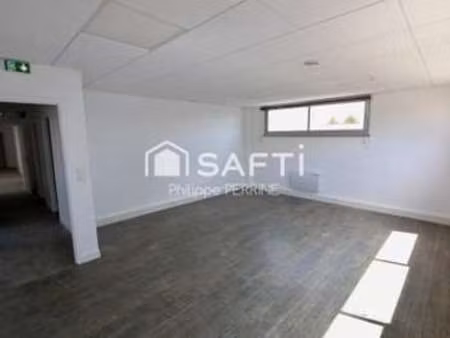 vente bureaux et commerces à douvres-la-délivrande (14440) : à vendre / 46m² douvres-la-dé