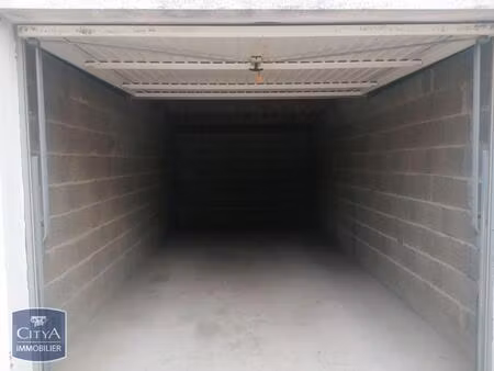location parking creches sur saone 71680