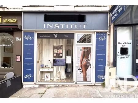 esthétique  coiffure​ à paris (75008)