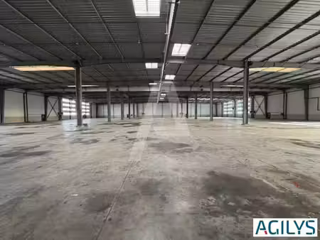 location entrepôt 6734m²