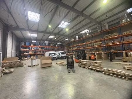 location entrepôt saint thibault des vignes 77400 1988m²