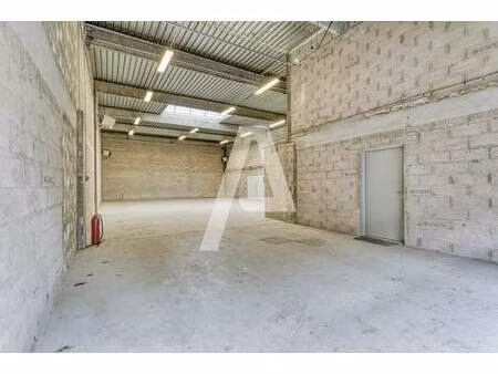 location local d’activités saint thibault des vignes 77400 398m²