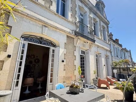 demeure de prestige angouleme 10 pièce(s) 280 m2