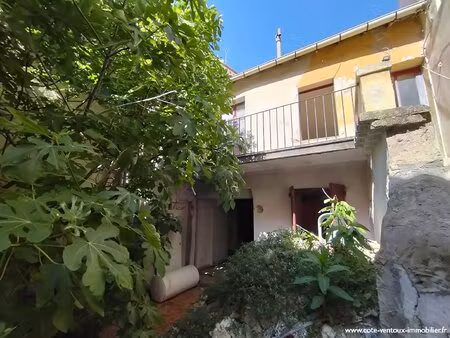 maison de ville à rénover - cour et stationnement - 168 m²