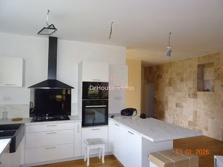 maison en pierre 157m² + dependance garage 300 m²