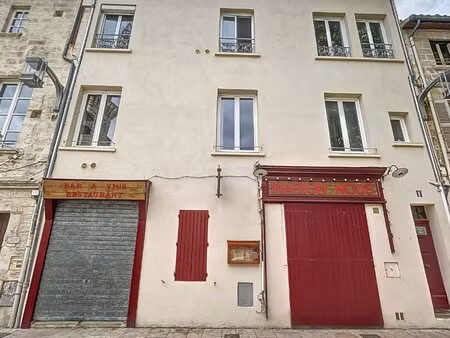 avignon intra-muros carmes immeuble 4 appartements et un restaurant