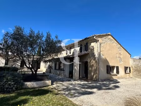 mas rénové avec piscine et magnifique vue sur le mont ventoux