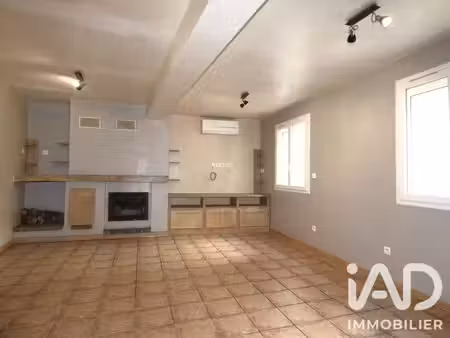 maison de village à névian (11200)