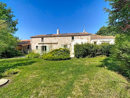 maison vallet 7 pièce(s) 171 m2