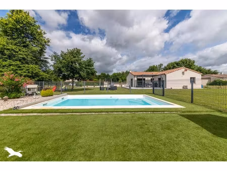 vente maison 5 pièces 104 m² à castelsarrasin (82100)  279 000 €