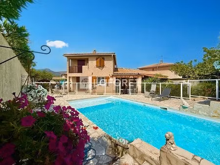 aubagne charmante maison familiale avec piscine  au calme absolu