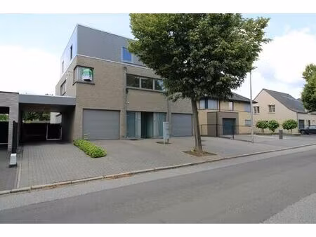 appartement te koop in maasmechelen met 2 slaapkamers