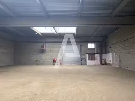 location entrepôt 750m²